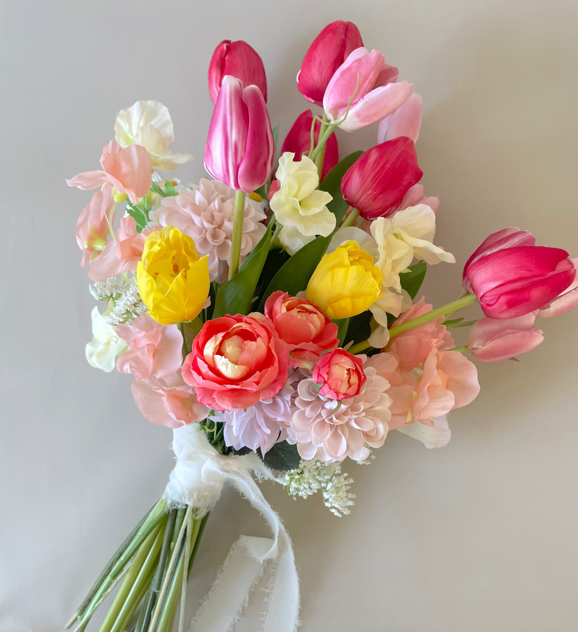 チューリップのカラフルブーケ