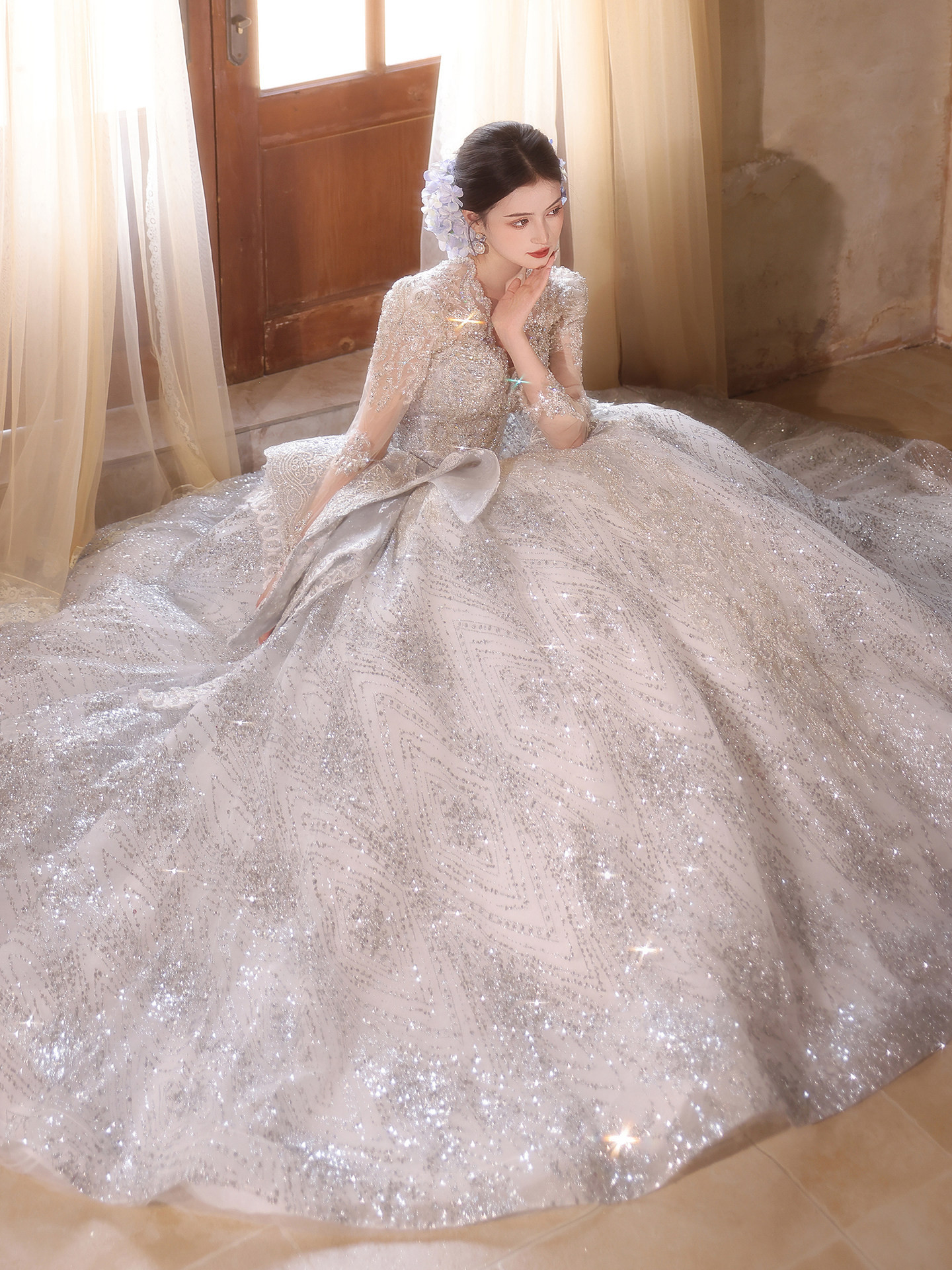 豪華 白 長袖 ふわふわ きらきら ウェディングドレス 綺麗 結婚式 花嫁 パーティー 前撮り 披露宴 A7288