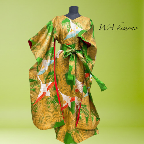 着物振り袖絹ストール付きリメイクワンピースです。 振り袖絹ストール付きリメイクワンピースです。 振り袖絹ストール付き