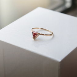 （獨一無二的10K黃金）三角形石榴石戒指（6毫米，12號） 第7張的照片