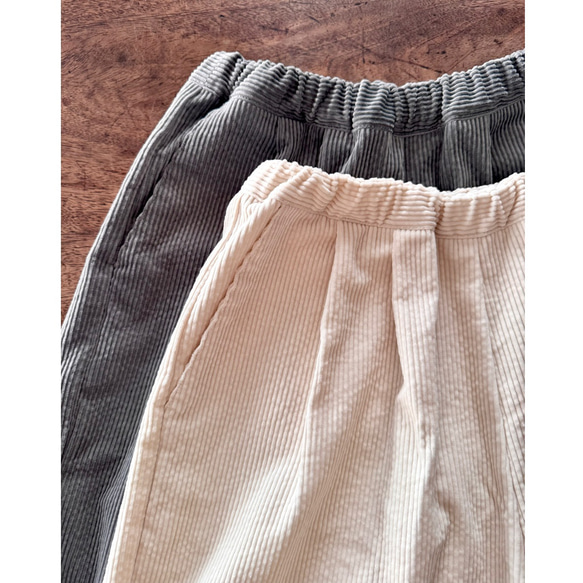 兩種顏色可選❤️選擇你的尺寸❗️寬鬆蓬鬆的馬戲褲❤️寬條燈芯絨❤️精緻休閒的版型❤️ 第3張的照片