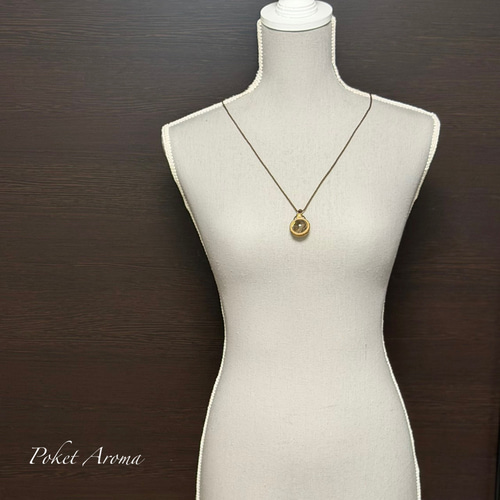 伽綺』スモーキーアイリスクォーツのマクラメペンダントネックレス