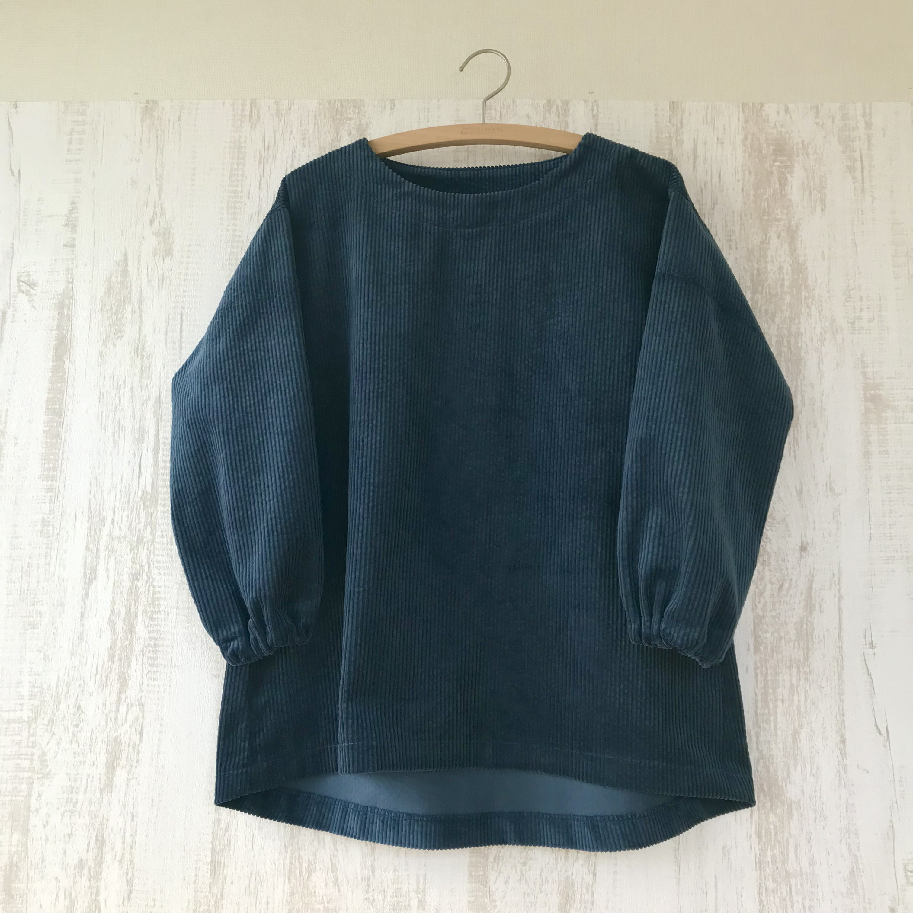 サッカーコーデュロイ　ゆったり　ブラウス