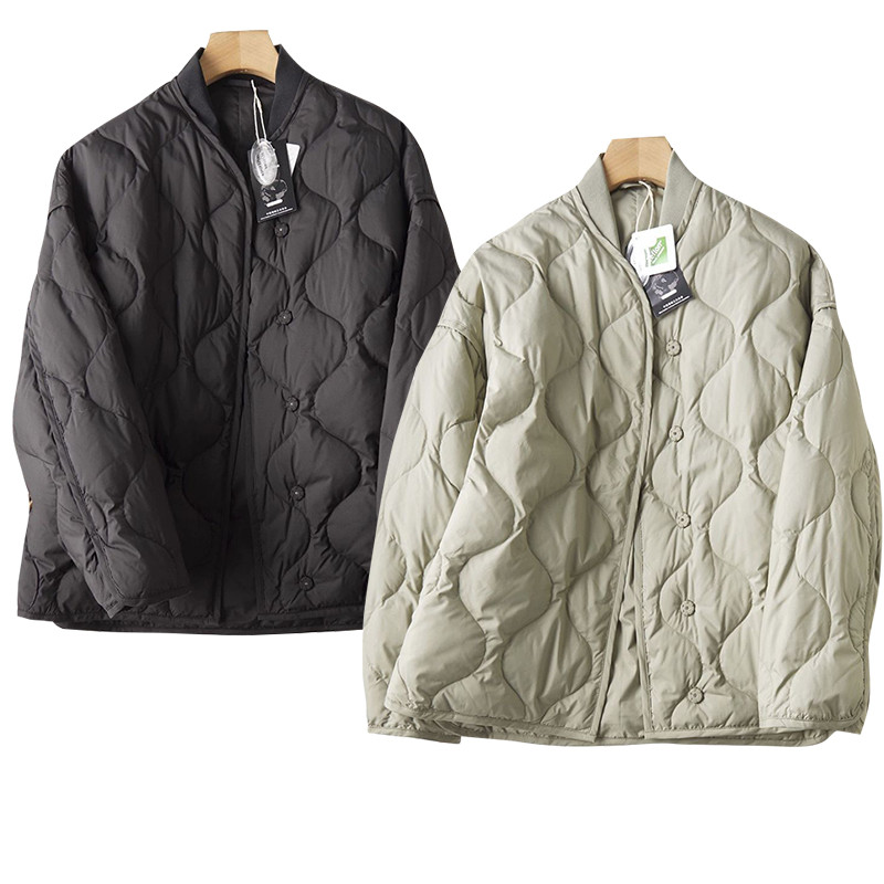 ふんわりキルトの軽やか温もり 遊び心のスタンドカラーダウンジャケットL749 6,624円