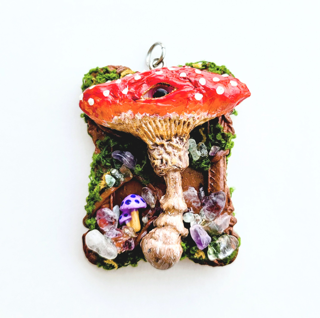 【06】額から飛び出す森のきのこ　大きめペンダント
