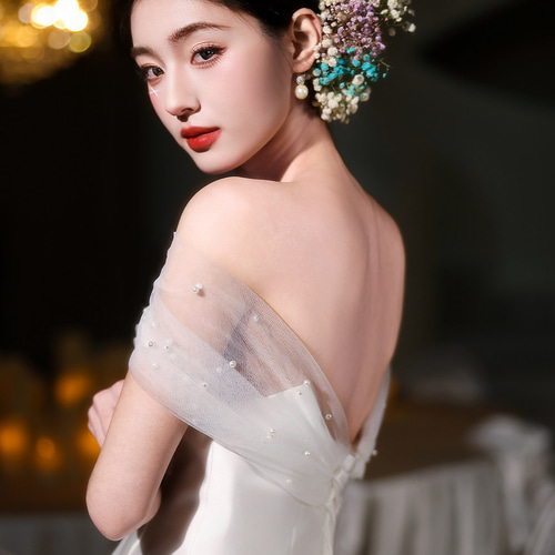 豪華 白 サテン オフショルダー パール ウェディングドレス 綺麗 結婚