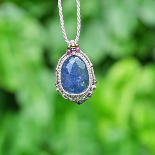 33ct.バイオタンザナイト☆ 虹の煌めき☆高品質 マクラメネックレス