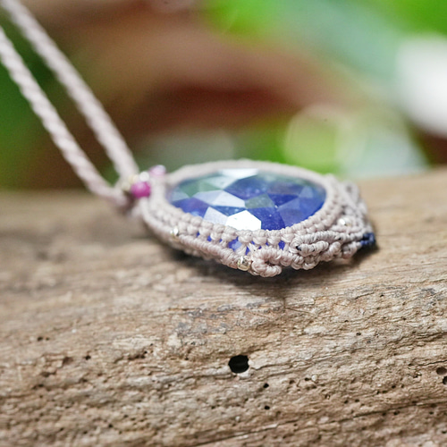 33ct.バイオタンザナイト☆ 虹の煌めき☆高品質 マクラメネックレス