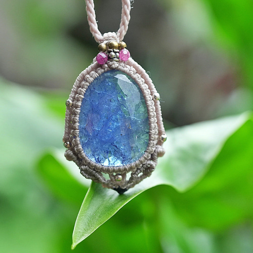 33ct.バイオタンザナイト☆ 虹の煌めき☆高品質 マクラメネックレス