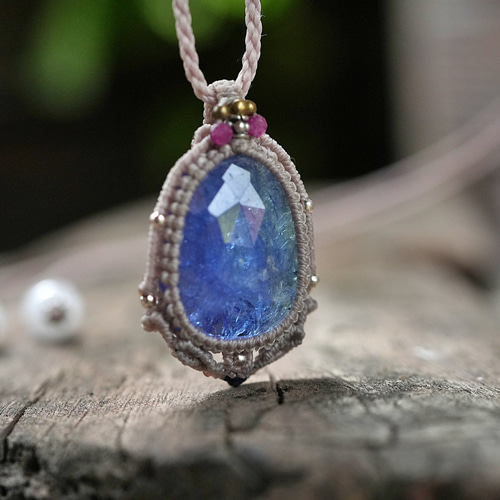 33ct.バイオタンザナイト☆ 虹の煌めき☆高品質 マクラメネックレス