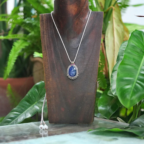 33ct.バイオタンザナイト☆ 虹の煌めき☆高品質 マクラメネックレス