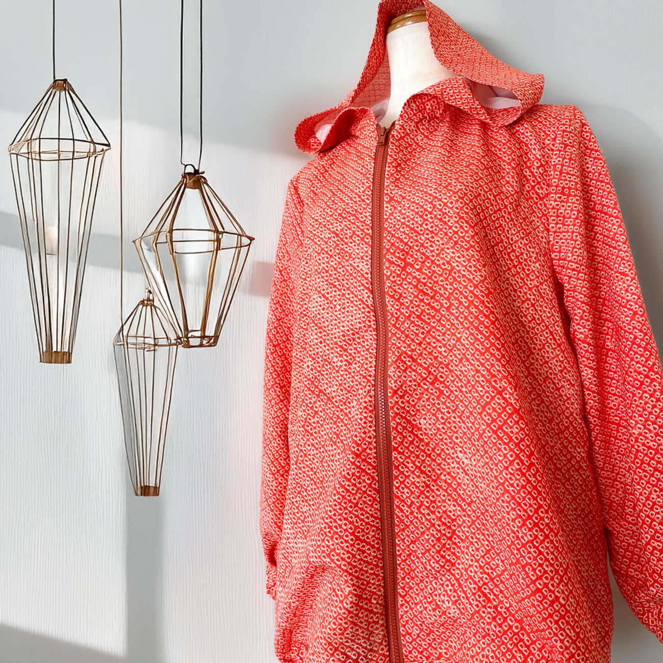 フード パーカー ポケット有 【 シルク * 着物リメイク 】 赤 * 総絞り * ドット / 一点物