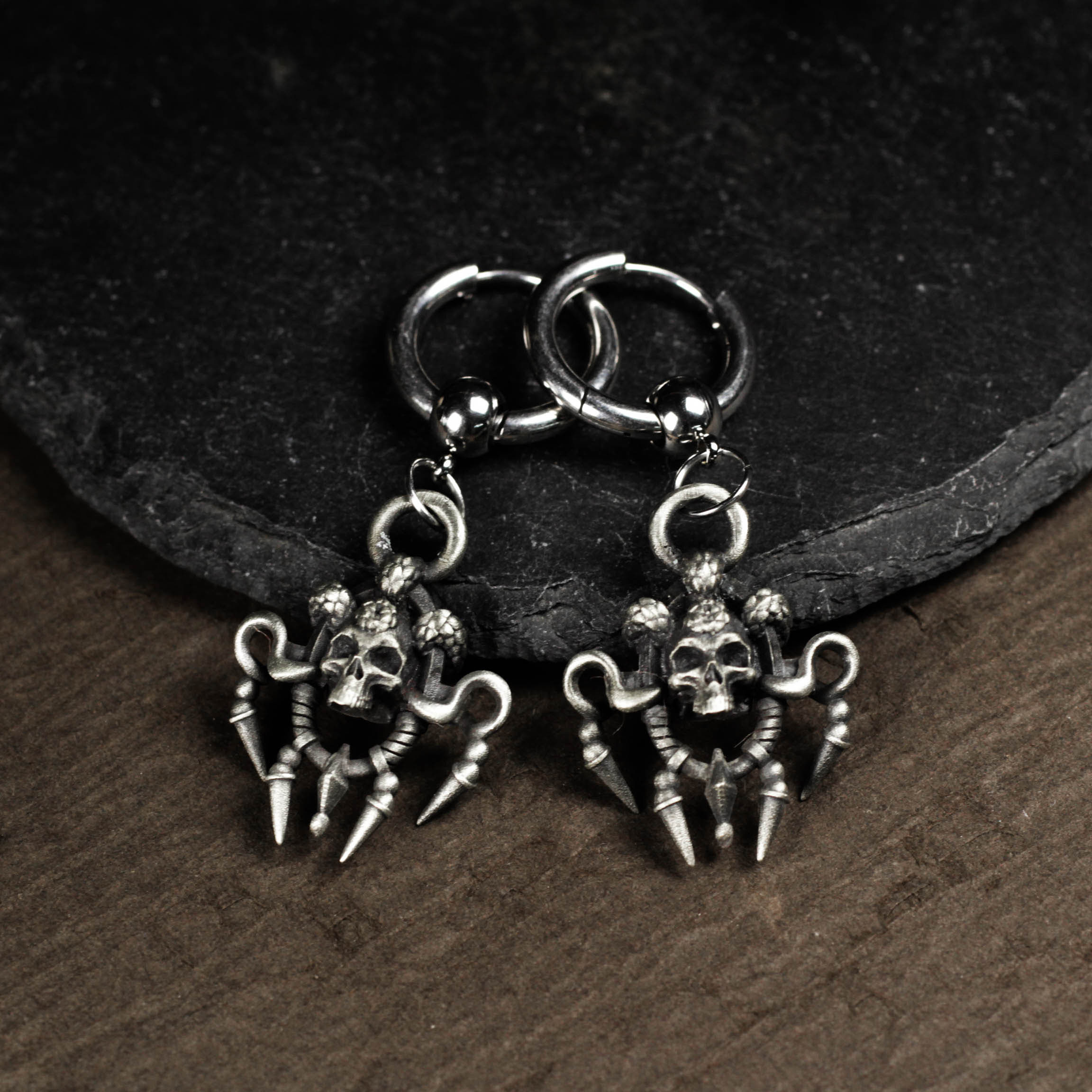 スカル＆スパイク 925シルバー ダングルイヤリング：ゴシックパンクウォリアージュエリー