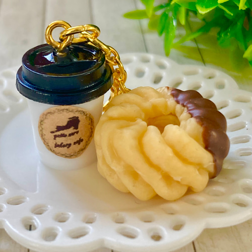 ミニチュアフード チョコフレンチクルーラーとテイクアウトカップ