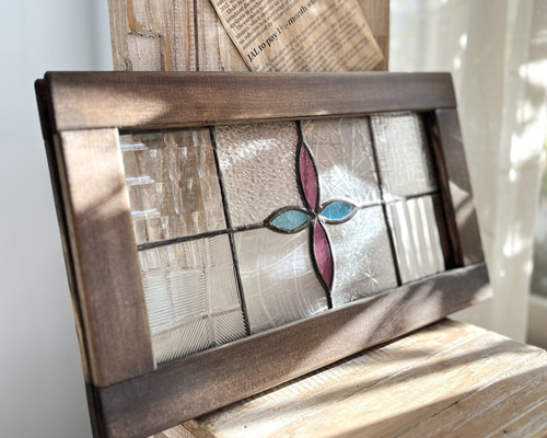 ステンドグラスパネル 昭和レトロガラスのクロス柄パネル(ピンク