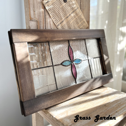 ステンドグラスパネル 昭和レトロガラスのクロス柄パネル(ピンク