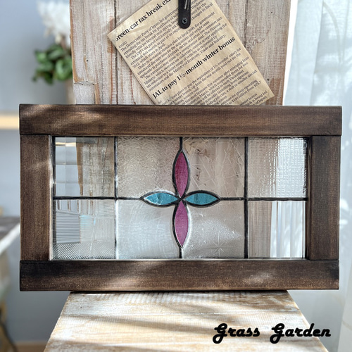 ステンドグラスパネル 昭和レトロガラスのクロス柄パネル(ピンク