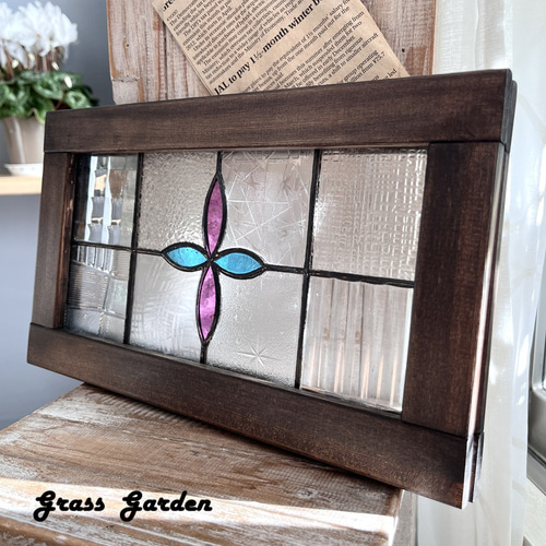 ステンドグラスパネル 昭和レトロガラスのクロス柄パネル(ピンク