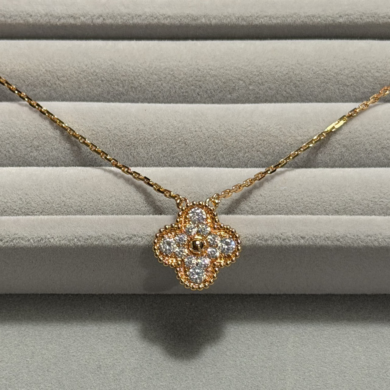 人気 １点限定 クローバーネックレス ローズゴールド  パヴェダイヤ 18kgf s925 14,060円