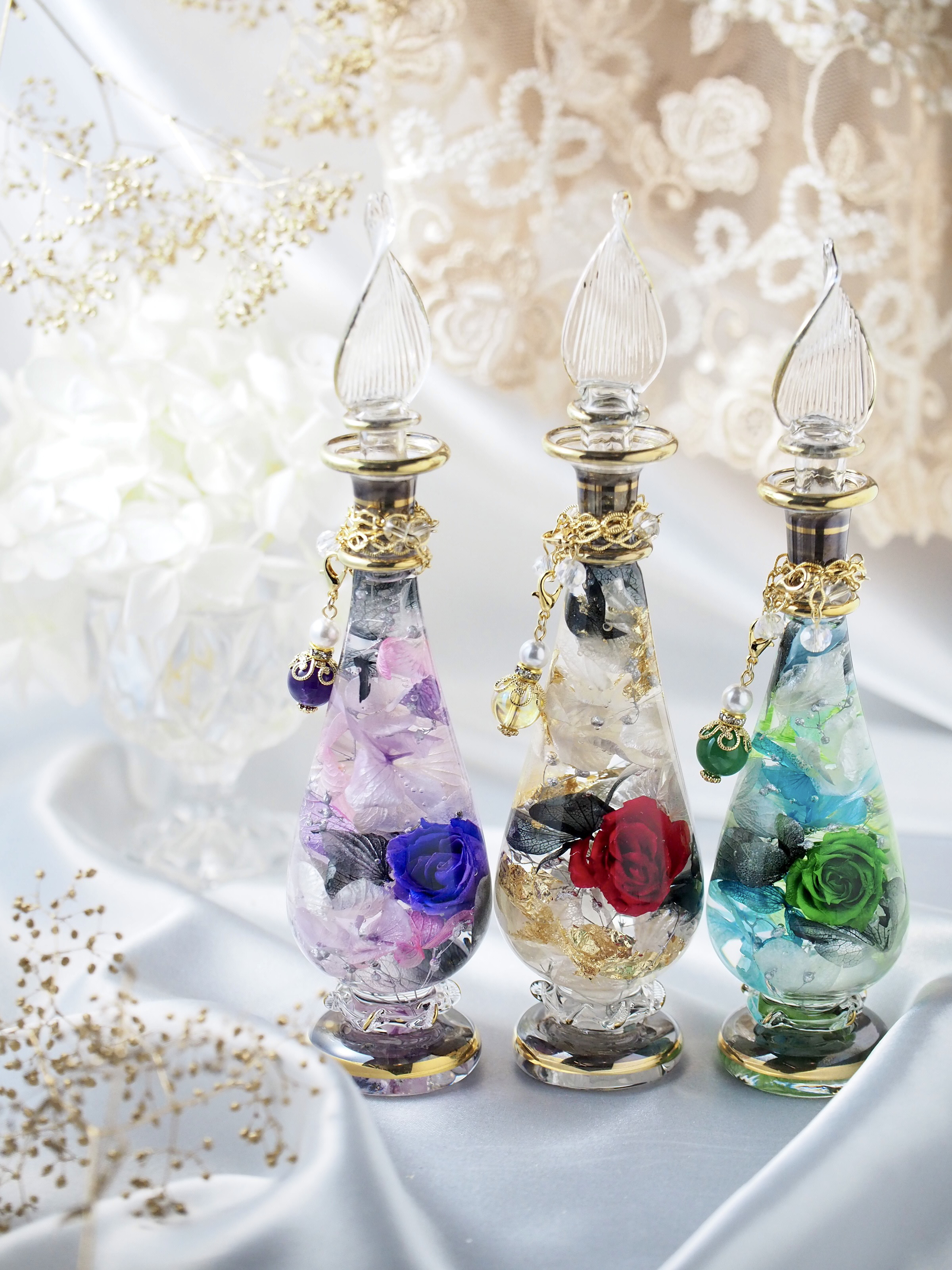 【特集掲載】【送料無料】「Black+」フラワーアートグラスと天然石ブレスレットのセット　ハーバリウム