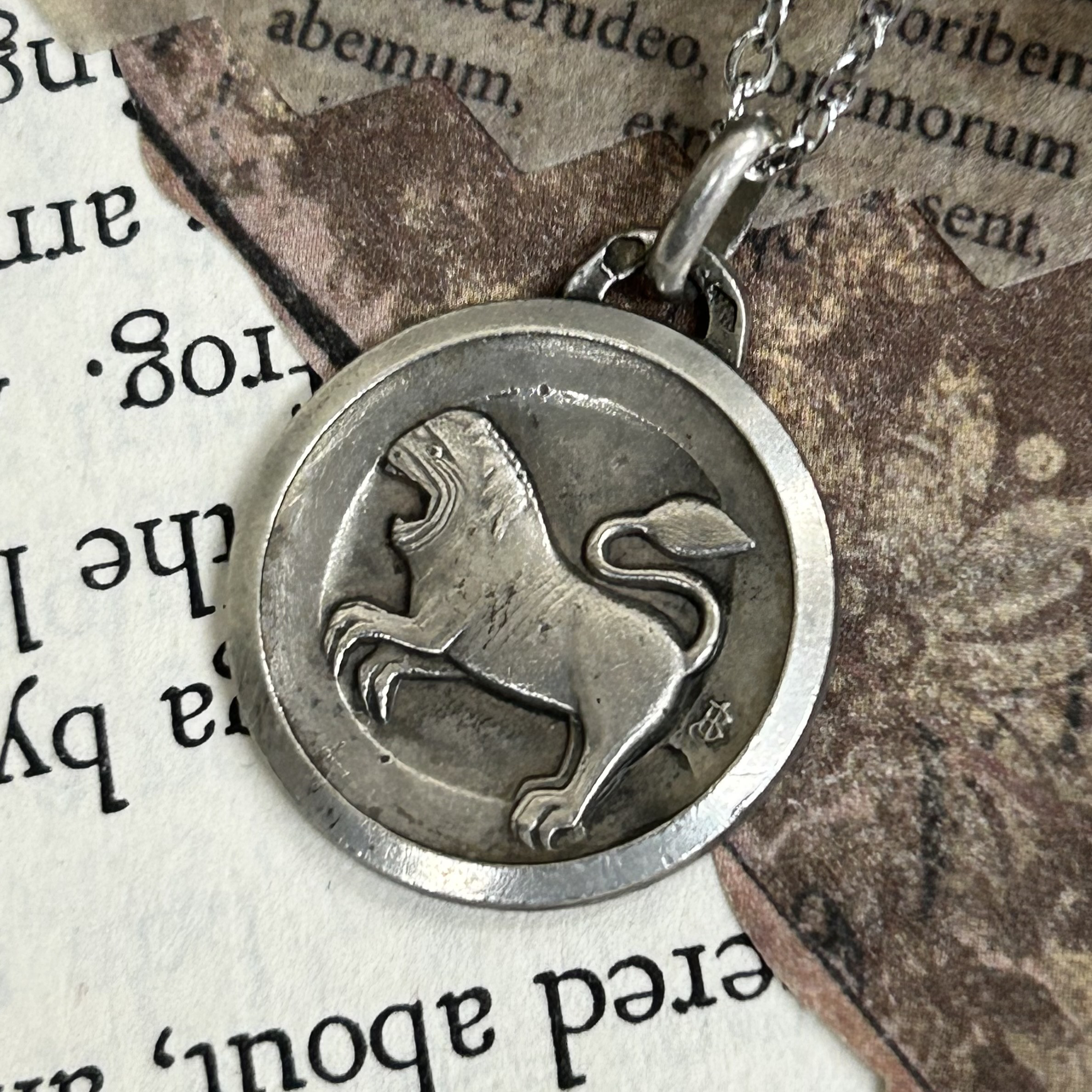 1930’s ～ 1950’s ヴィンテージ 獅子座 12星座 ネックレス フランス 銀製 コイン アンティーク 作家