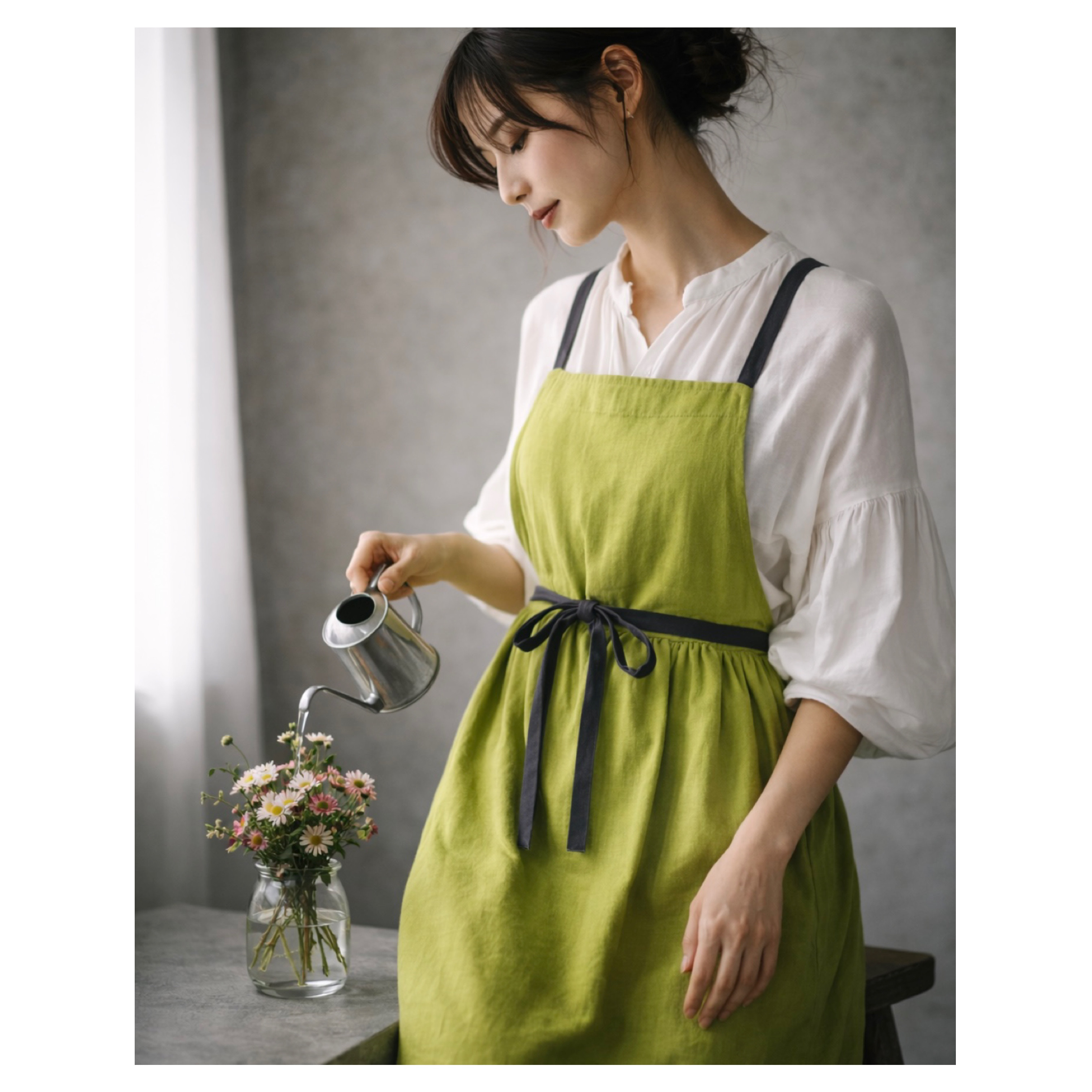 ふっくら厚さ2倍のとろみダブルガーゼとコットンリネンのリボンのギャザーたっぷりバイカラーエプロン／シーグリーン