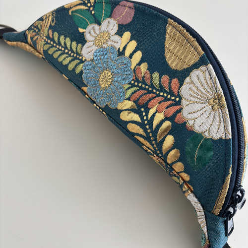 帯リメイク 辻ヶ花を クロスボディバッグ／スリングバッグ｜ゴールド