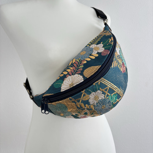 帯リメイク 辻ヶ花を クロスボディバッグ／スリングバッグ｜ゴールド