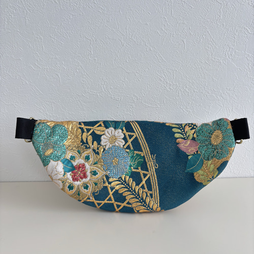 帯リメイク 辻ヶ花を クロスボディバッグ／スリングバッグ｜ゴールド