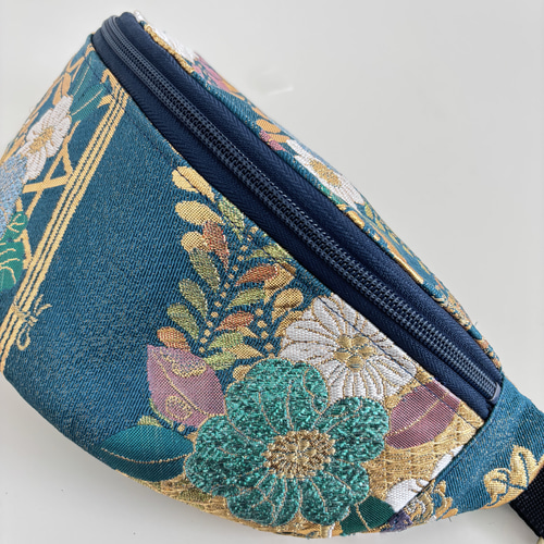 帯リメイク 辻ヶ花を クロスボディバッグ／スリングバッグ｜ゴールド