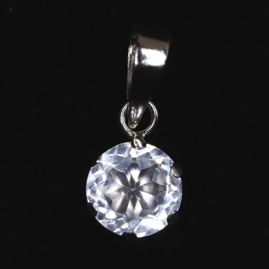 ホワイトトパーズ 5mmラウンド ペンダント　Pt900  0.64ct　type.B　 #42609