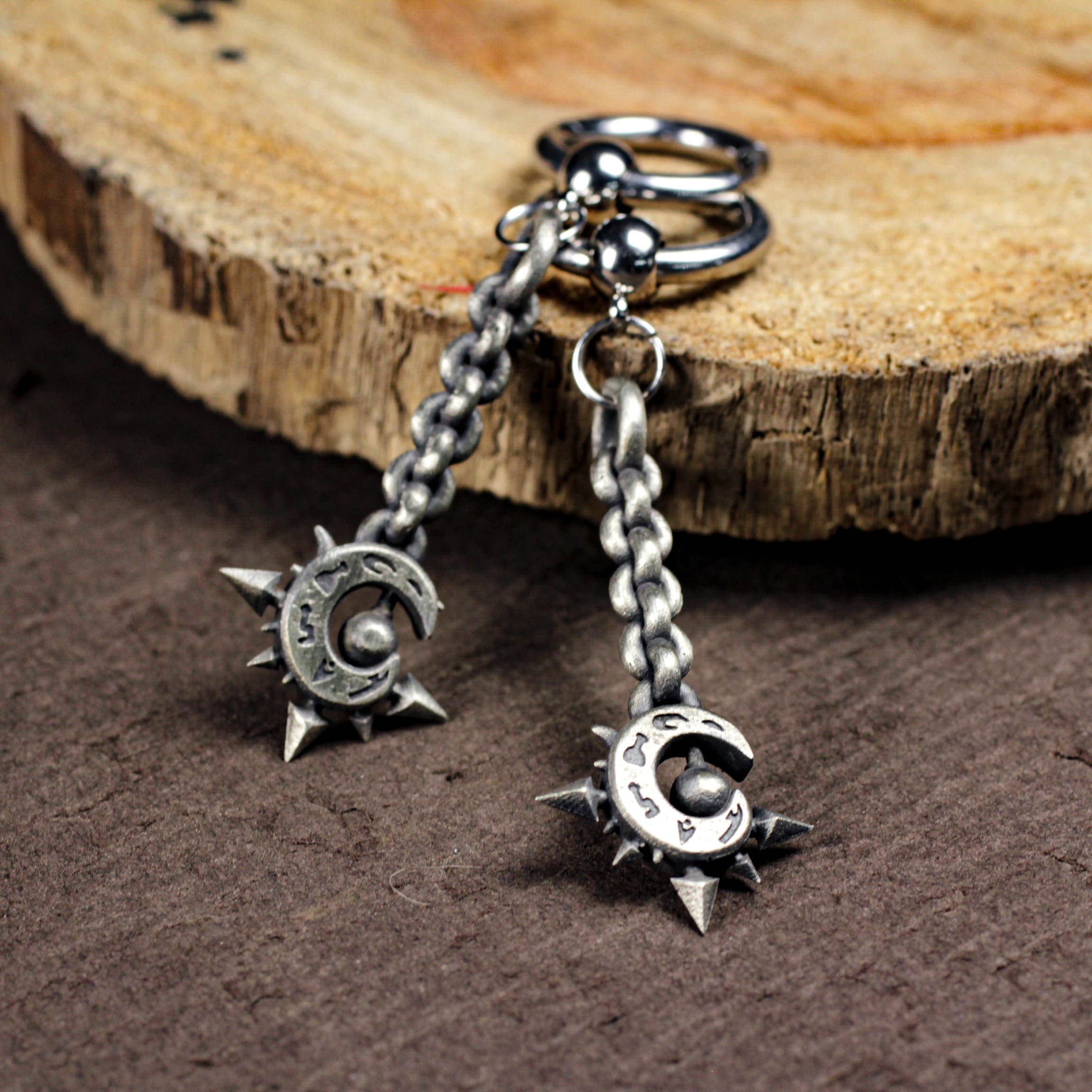 925シルバーの月と星のスパイクフープピアス：ダークファンタジーパンクジュエリー