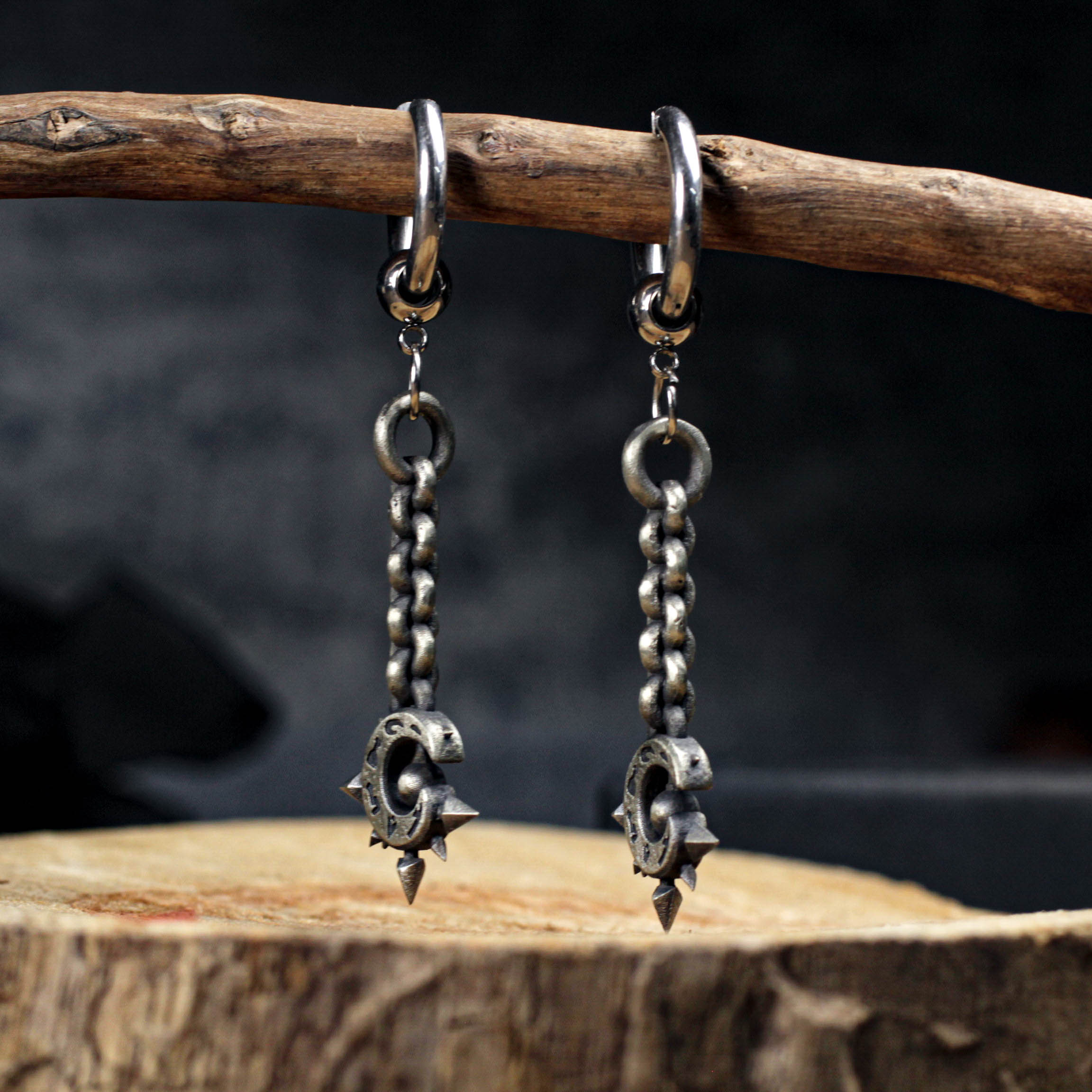 925シルバーの月と星のスパイクフープピアス：ダークファンタジーパンクジュエリー