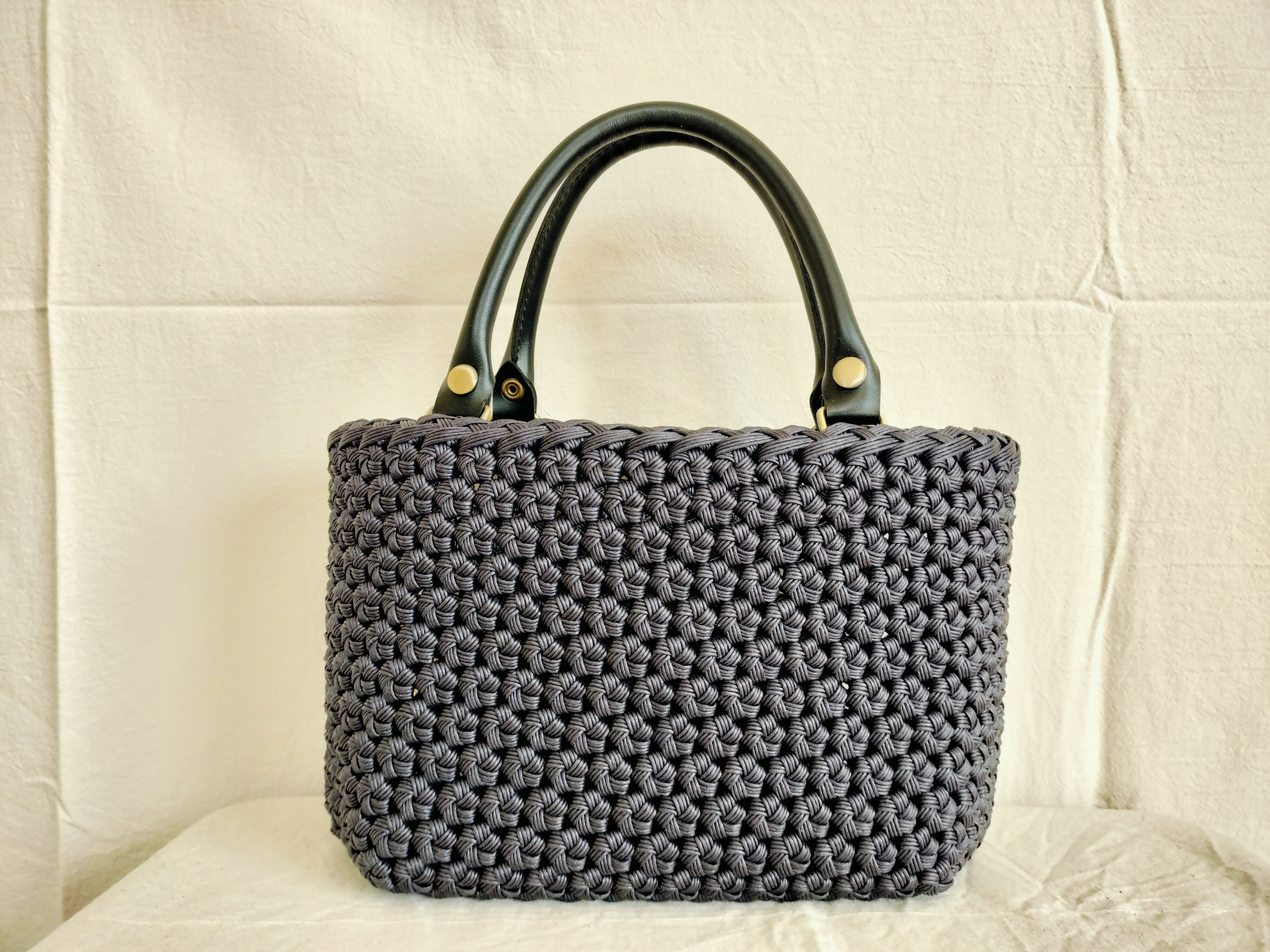 毎日のかごバッグ「ブラックホーリーホック」