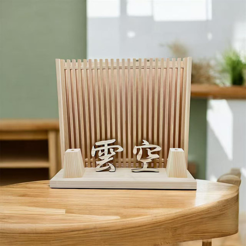 自然とともに祈る、ヒノキの神棚 置いても吊っても使える｜スリット