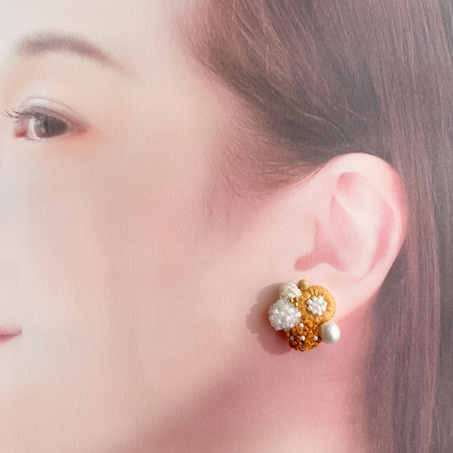 イヤリング・ノンホールピアス camel blanc 刺繍 Camel ピアス/イヤリング イヤリング・ノンホールピアス