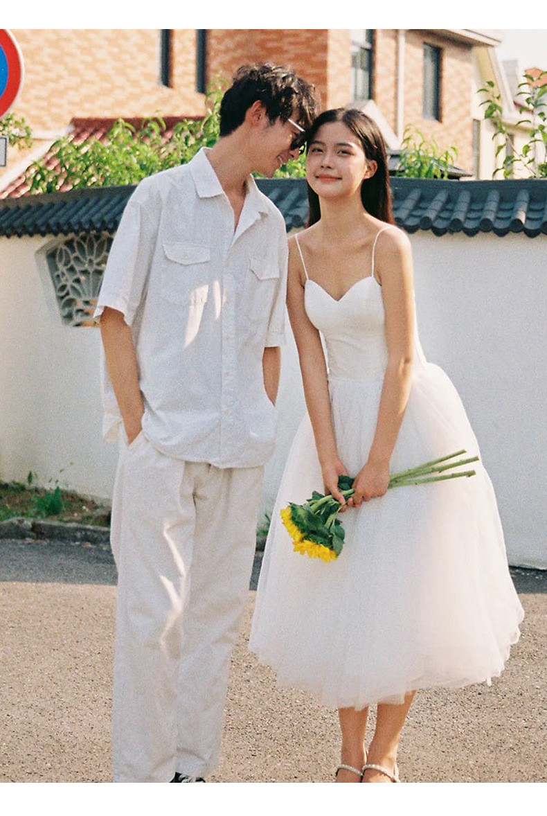 高級感 白 ふわふわ オフショルダー ウェディングドレス シンプル 韓国風 花嫁 披露宴 前撮り HL1201