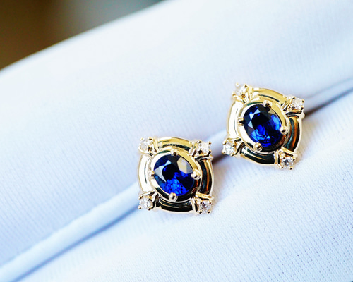 新春」K18 天然ロイヤルブルーサファイア 天然ダイヤモンド 成功 誠実