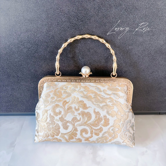 １月の新作♡京都西陣服部織物　最高級格の高い伝統柄絹の煌めき上品ゴールドパーティーバッグ帯バッグフォーマルバッグ 13枚目の画像