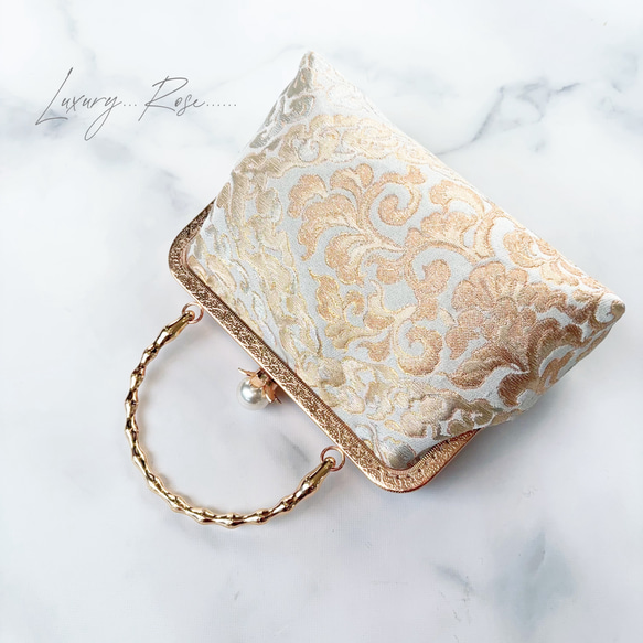 １月の新作♡京都西陣服部織物　最高級格の高い伝統柄絹の煌めき上品ゴールドパーティーバッグ帯バッグフォーマルバッグ 8枚目の画像