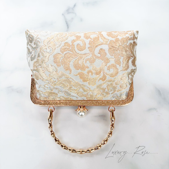 １月の新作♡京都西陣服部織物　最高級格の高い伝統柄絹の煌めき上品ゴールドパーティーバッグ帯バッグフォーマルバッグ 9枚目の画像