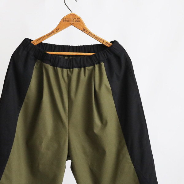 （送料無料）新作　春のパンツ祭り　８５cm　2色 愉快なパッチワーク　 誰にでも似合う ストレート パンツY22