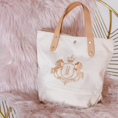 新作✨馬エンブレムバッグ 刺繍 名入れ マザーズバッグ 乗馬 トート