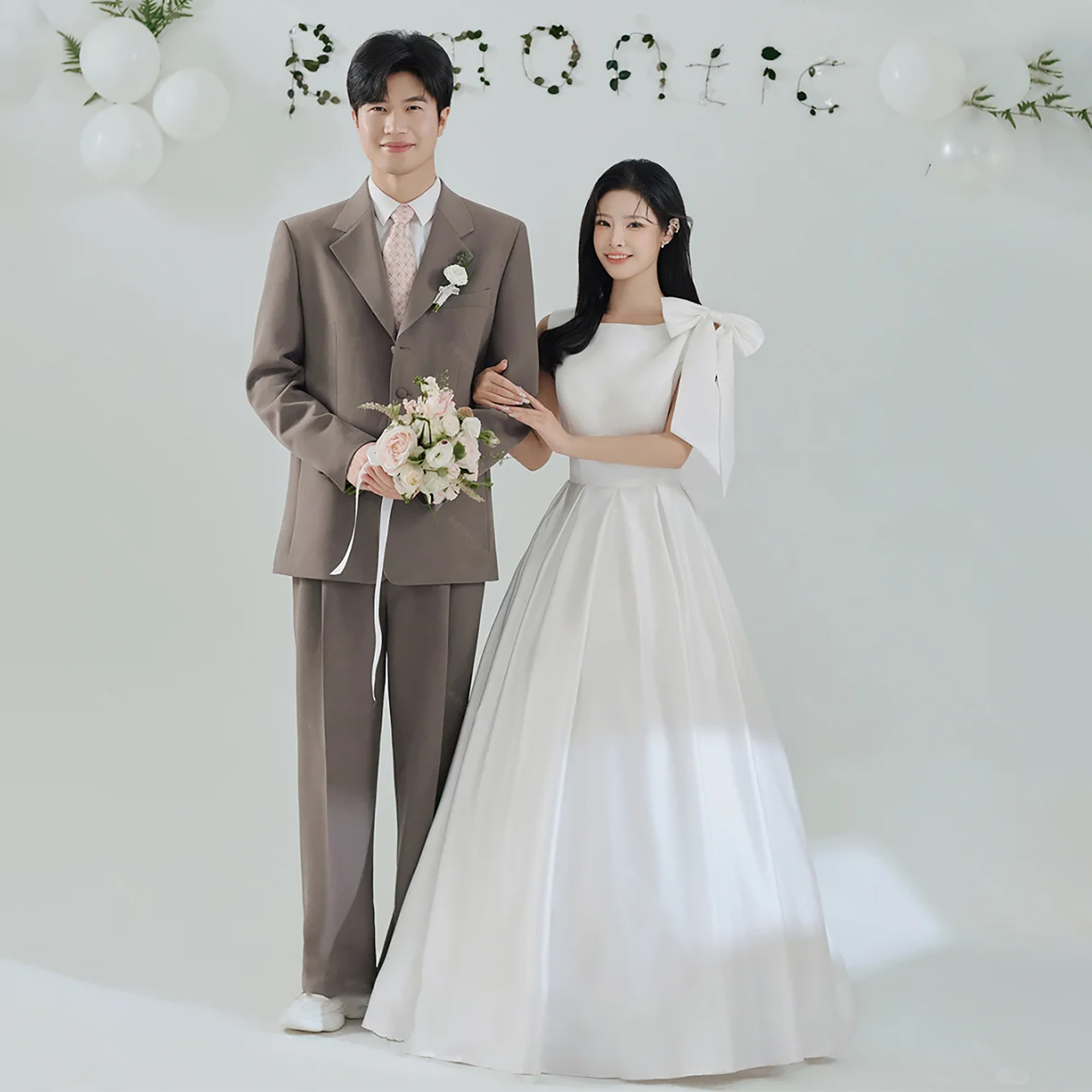 高級感 白 サテン リボン ふわふわ ウェディングドレス シンプル 韓国風 結婚式 花嫁 披露宴 前撮り HL1206