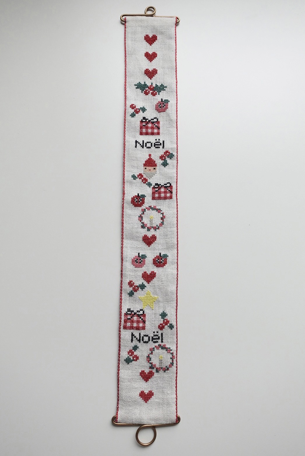 クロスステッチのクリスマスベルプル　刺繍キット