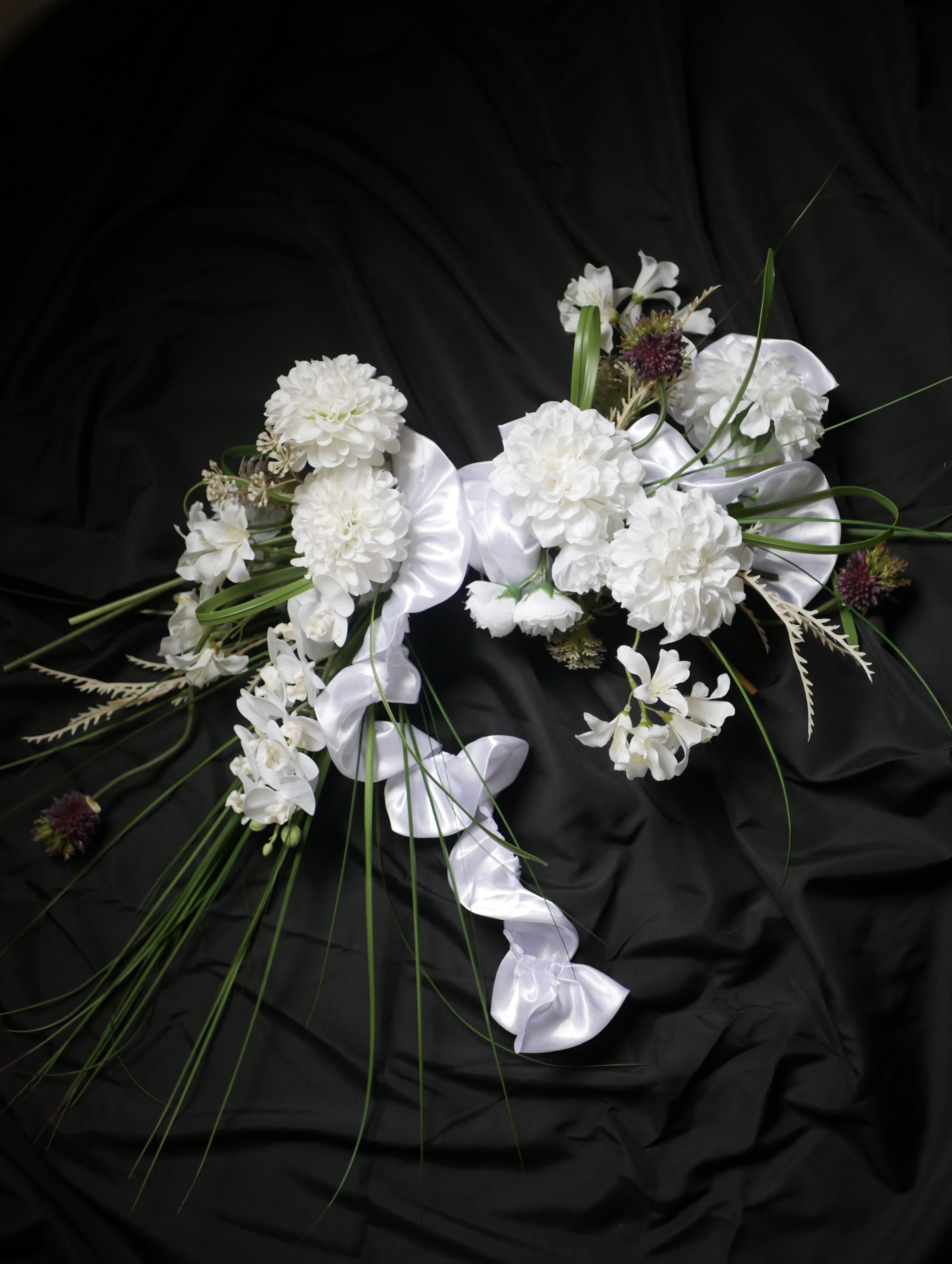 【ウェディングブーケ】LINEA　フリルリボンが揺れる アーティフィシャルフラワーのバレリーナブーケ