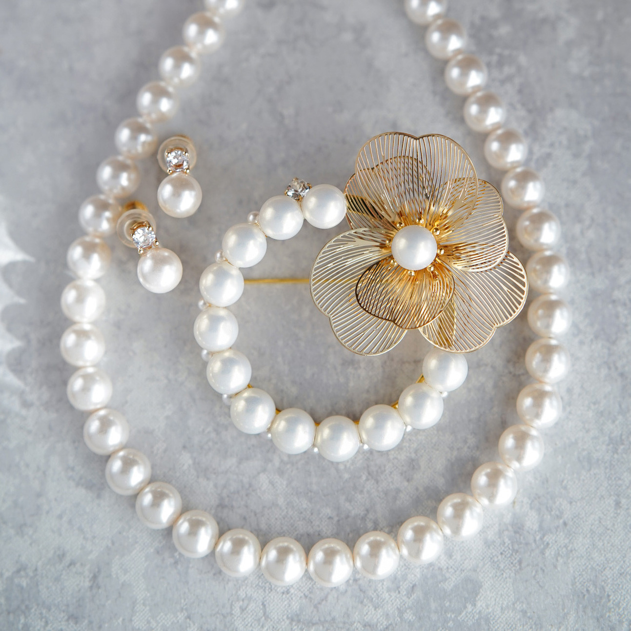 【お得なフォーマル3点セット／送料無料】卒業式・入学式に♪　透かしフラワー　クリスタルガラス