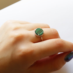 （925銀，獨一無二）寶石級硬幣切割孔雀石銀戒指（10毫米，17號） 第3張的照片