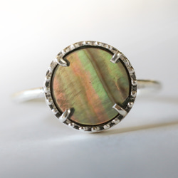 （925銀）寶石級硬幣切割黑色貝殼銀戒指（10毫米） 第1張的照片