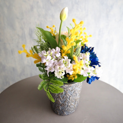 ブルーダリアとミモザの春色アレンジメント｜イエローローズとチューリップのアーティフィシャルフラワー| 春の誕生花2026 15枚目の画像